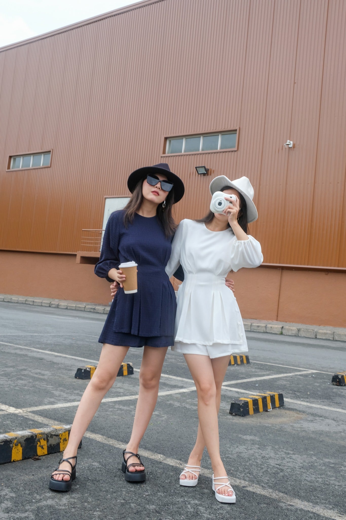 Vietnam Fashion - Athena Full Set Suit is made of sand cloth. A fabric that is made from polyester and spandex which makes it stretchable and very durable.
