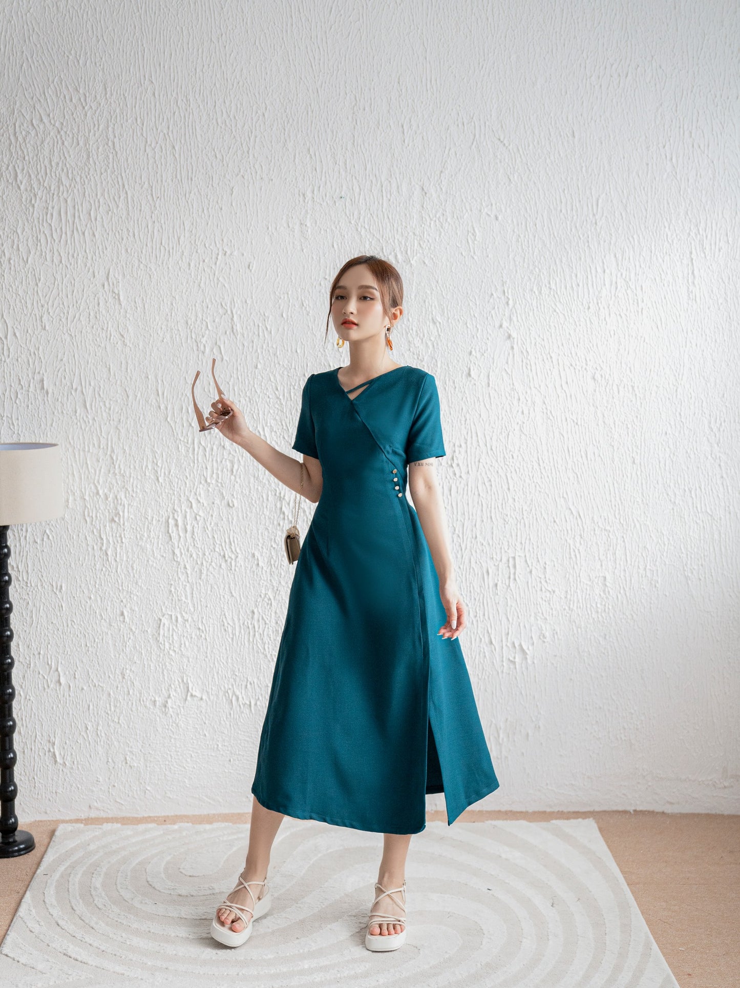 Maris Bottom Split Midi Dress - Gu Fashion | Vietnam Fashion